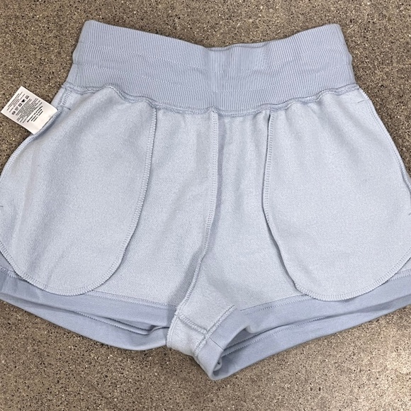 NWT Nike Loose Fit Sweatshorts Sz XS - Picture 4 of 9